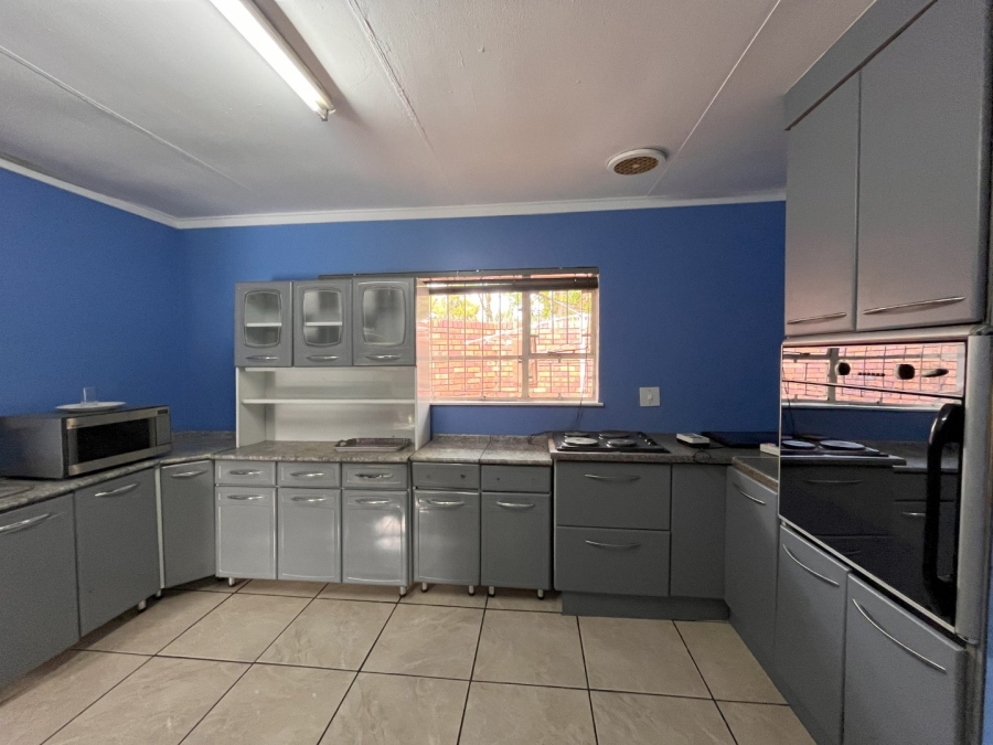 4 Bedroom Property for Sale in Heuwelsig Free State